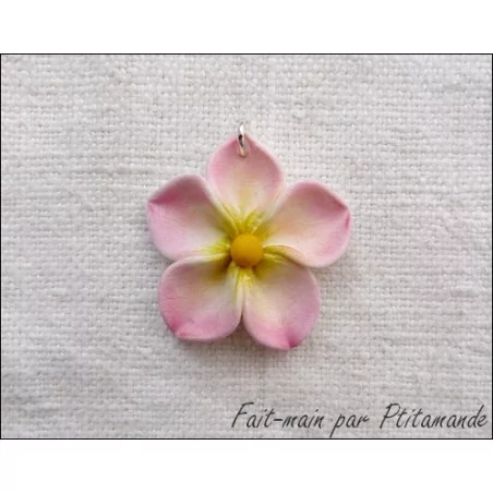 IDEES CREATIVES : Tuto - Réaliser une fleur en pâte polymère, par Ptit Amande