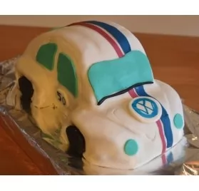 IDEES CREATIVES : Tuto - Réaliser un gâteau en forme de voiture Volkswagen Cox