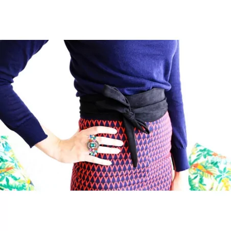 IDEES CREATIVES : Tuto : Réaliser une ceinture en suédine, par Gwladys