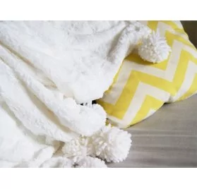 IDEES CREATIVES : Tuto : Réaliser un plaid à pompons, par Kit by Klo