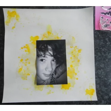 IDEES CREATIVES : Tuto : Réaliser une page de scrapbooking avec la collection QUELLE TACHES de MISS CREA, par Isabelle Uhissy