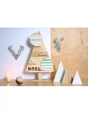 IDEES CREATIVES : Décoration sobre dans un espace très contemporain - La boule en bois